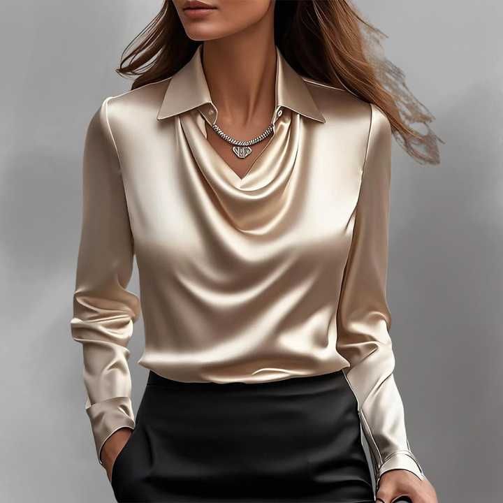 Signy | Elegant blus med draperad hals