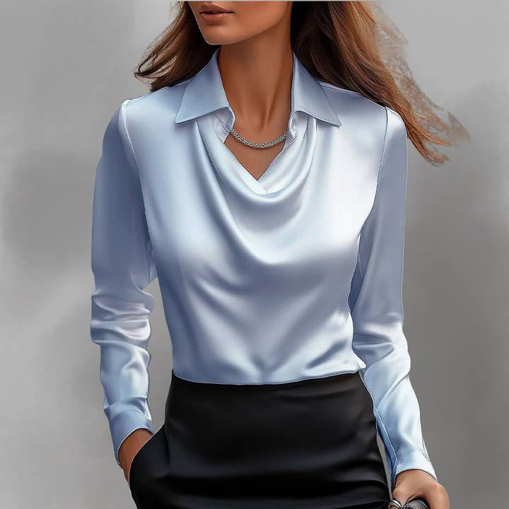 Signy | Elegant blus med draperad hals